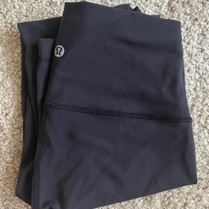 Lululemon Wunder  train high-rise leggings!! Size 4!!